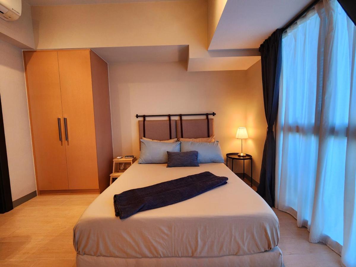 Spacious 7U Homey Unit Steps Away From Uptown Mall And Mitsukoshi Mall Free Parking With Washer Manila Zewnętrze zdjęcie