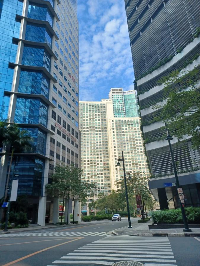 Spacious 7U Homey Unit Steps Away From Uptown Mall And Mitsukoshi Mall Free Parking With Washer Manila Zewnętrze zdjęcie