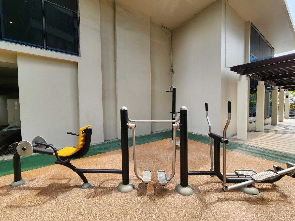 Spacious 7U Homey Unit Steps Away From Uptown Mall And Mitsukoshi Mall Free Parking With Washer Manila Zewnętrze zdjęcie