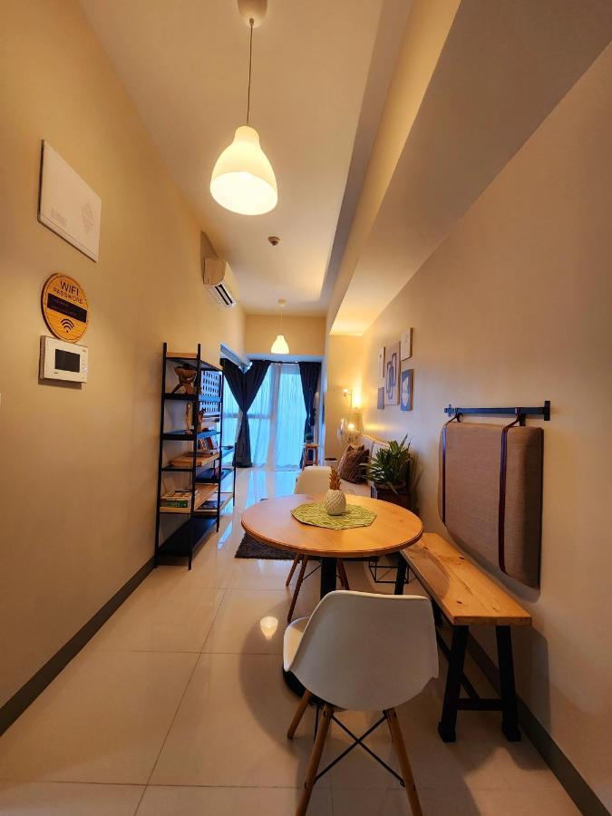 Spacious 7U Homey Unit Steps Away From Uptown Mall And Mitsukoshi Mall Free Parking With Washer Manila Zewnętrze zdjęcie