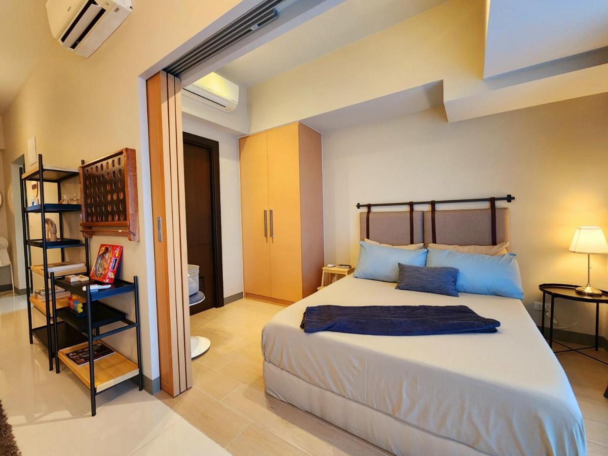 Spacious 7U Homey Unit Steps Away From Uptown Mall And Mitsukoshi Mall Free Parking With Washer Manila Zewnętrze zdjęcie