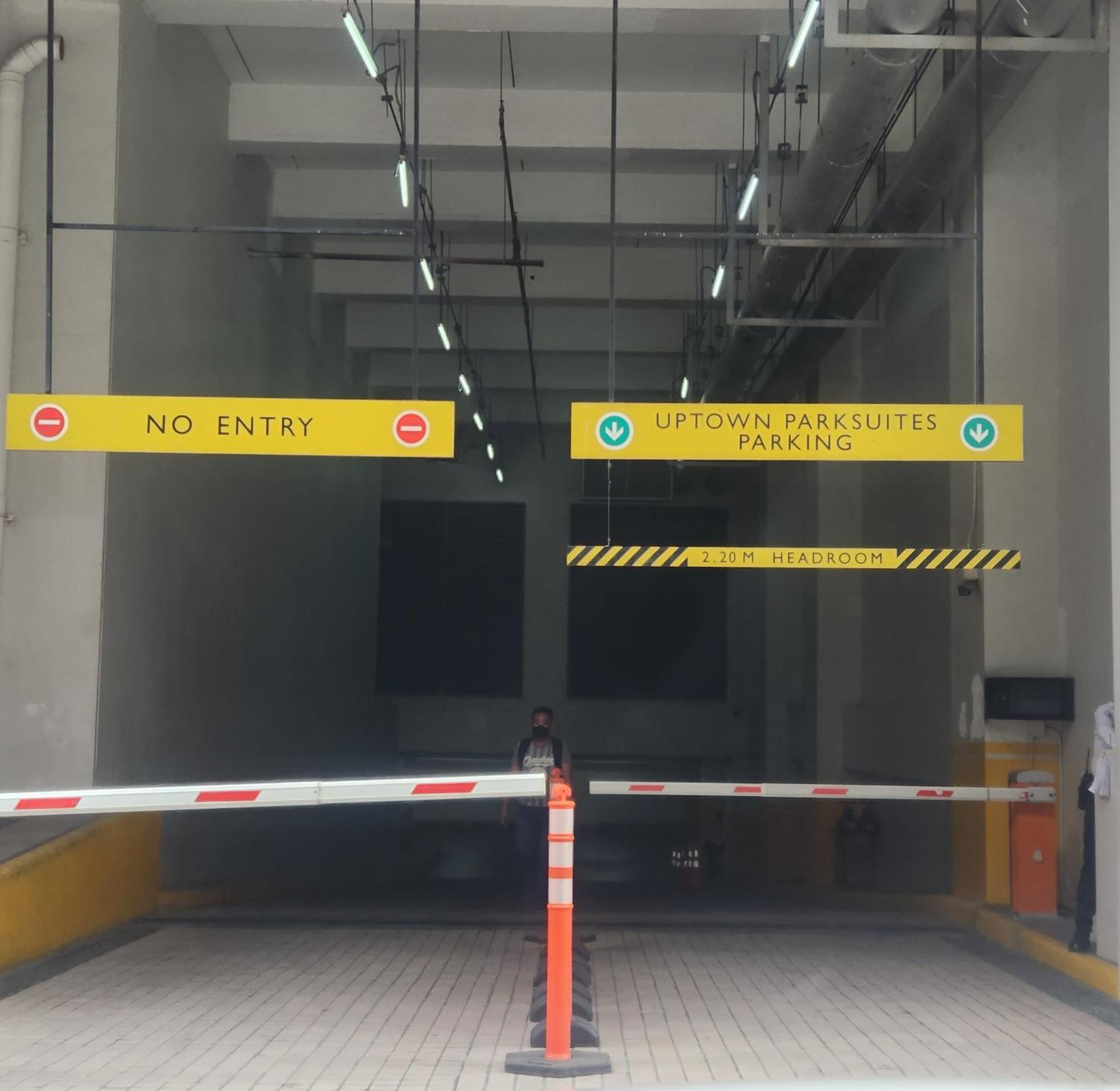 Spacious 7U Homey Unit Steps Away From Uptown Mall And Mitsukoshi Mall Free Parking With Washer Manila Zewnętrze zdjęcie