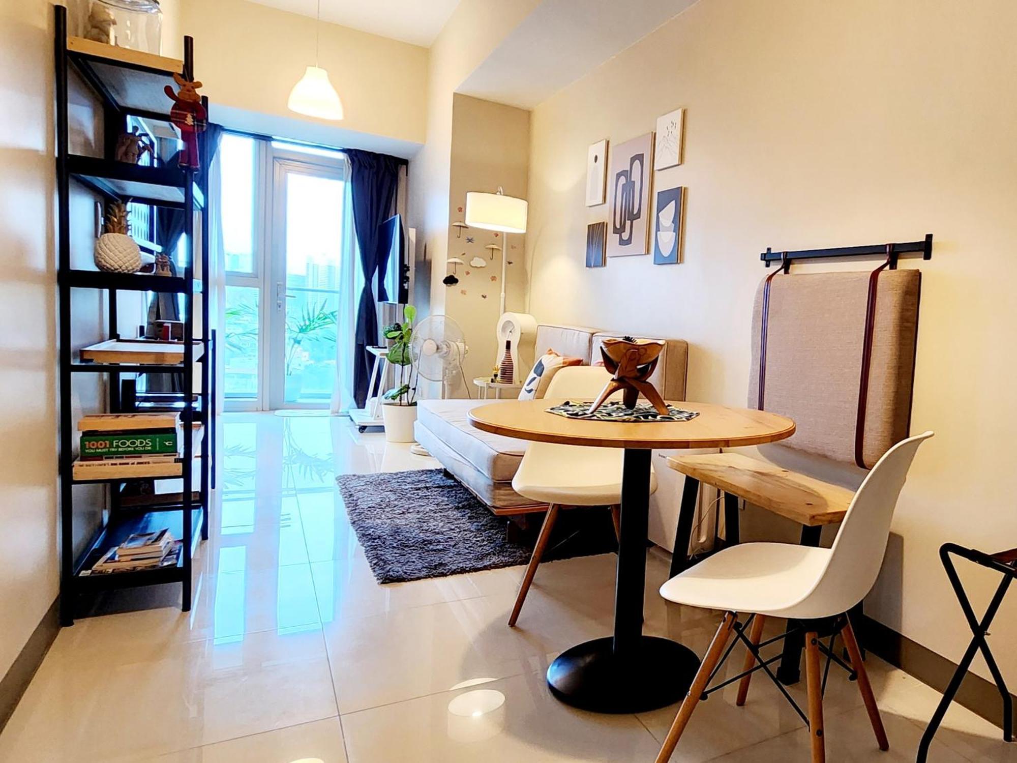 Spacious 7U Homey Unit Steps Away From Uptown Mall And Mitsukoshi Mall Free Parking With Washer Manila Zewnętrze zdjęcie