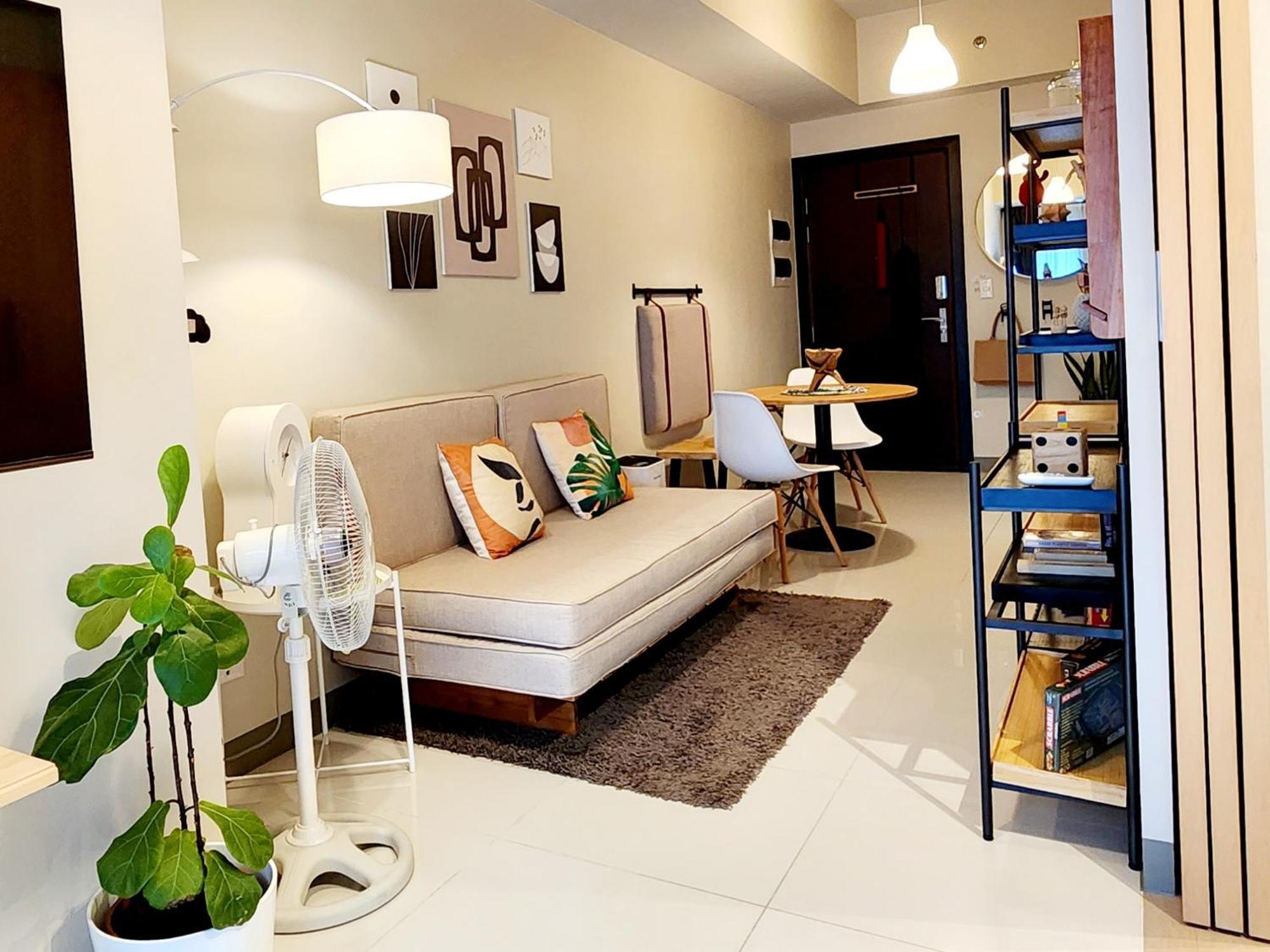 Spacious 7U Homey Unit Steps Away From Uptown Mall And Mitsukoshi Mall Free Parking With Washer Manila Zewnętrze zdjęcie
